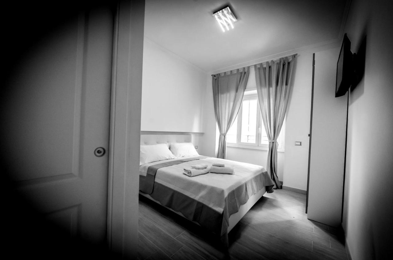 Mr. Charlie Brown Hotel Рим Екстериор снимка